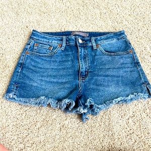 Women’s Jean Shorts with stretch size small